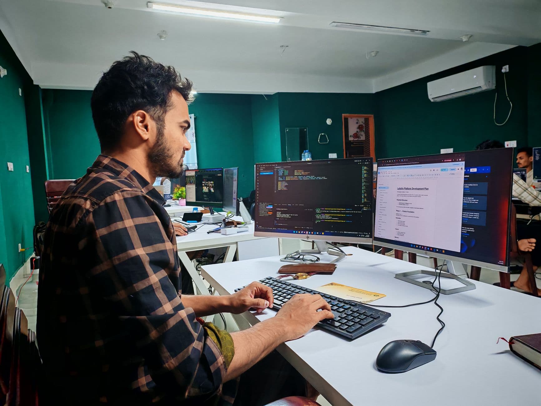 Softwareentwickler am Arbeitsplatz